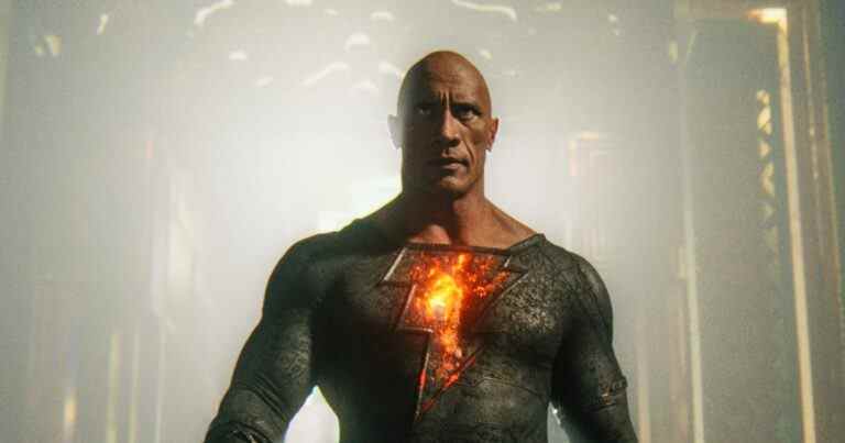 Revue de Black Adam: la vision de Dwayne Johnson sur le grand anti-héros de DC devient très encombrée
