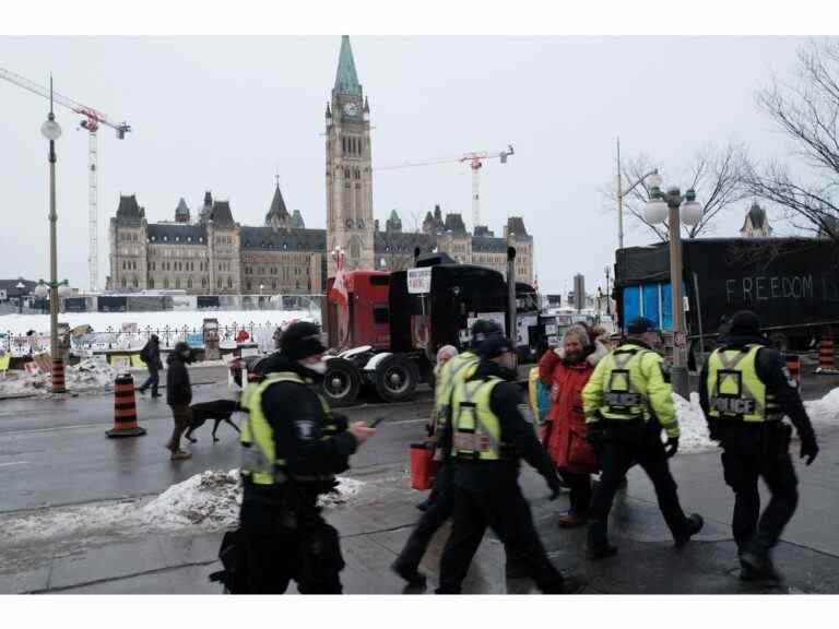 Plus de 500 accusations portées lors d’une manifestation de convoi, selon la police d’Ottawa