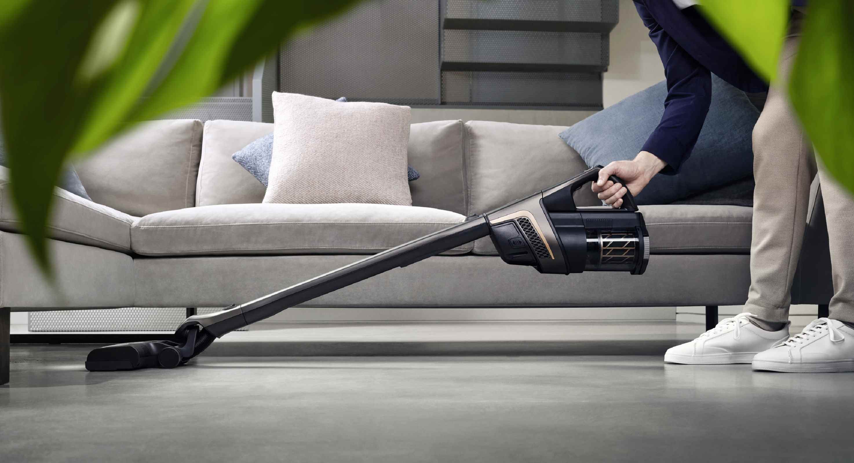 miele hx2 passer l'aspirateur sous le canapé