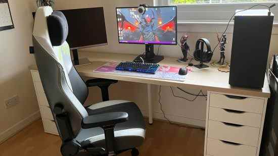 Le côté de la chaise de jeu Secretlab Overwatch 2 Genji est doté d'un similicuir texturé