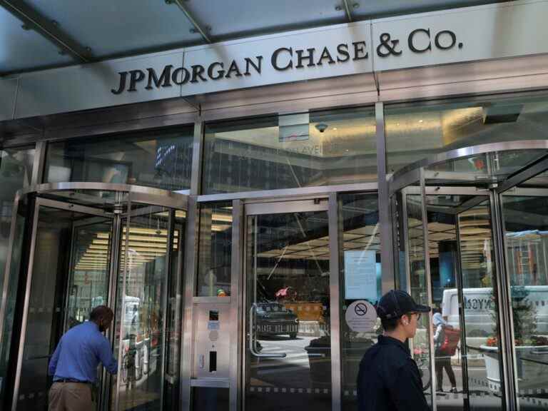 « C’est comme un jeu auquel jouerait un enfant de 11 ans »: les querelles internes autour des précieux clients de JPMorgan