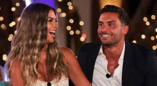 Ekin-Su de Love Island répond aux affirmations selon lesquelles elle `` simule '' une relation avec Davide