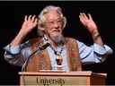 David Suzuki prend la parole lors de son 