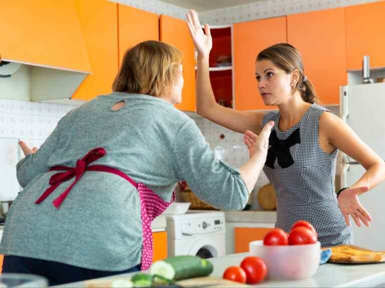 DEMANDEZ À AMY : Les parents sont indignés que leur fille soit avec un homme marié