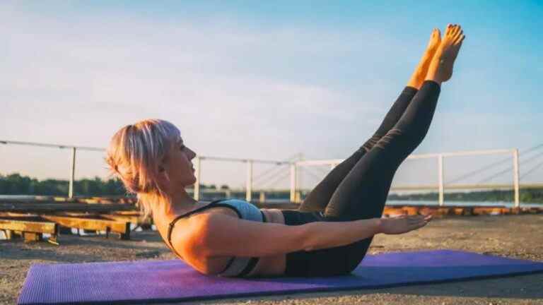 Cet exercice Pilates est l’un des meilleurs pour sculpter vos abdominaux – voici comment le faire