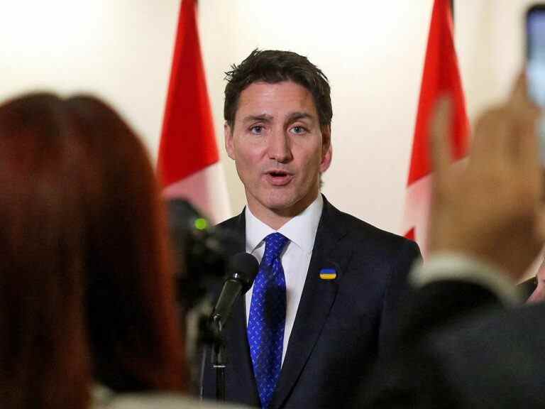 Les Canadiens pourront acheter des obligations pour soutenir l’Ukraine, annonce le PM