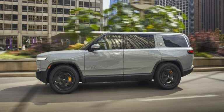 2022 Rivian R1S a de l’attrait, mais le pick-up R1T roule beaucoup mieux