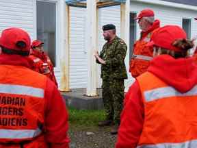 Rangers canadiens à Port Aux Basques, Terre-Neuve, pour aider à la suite de l'ouragan Fiona, le 27 septembre 2022.