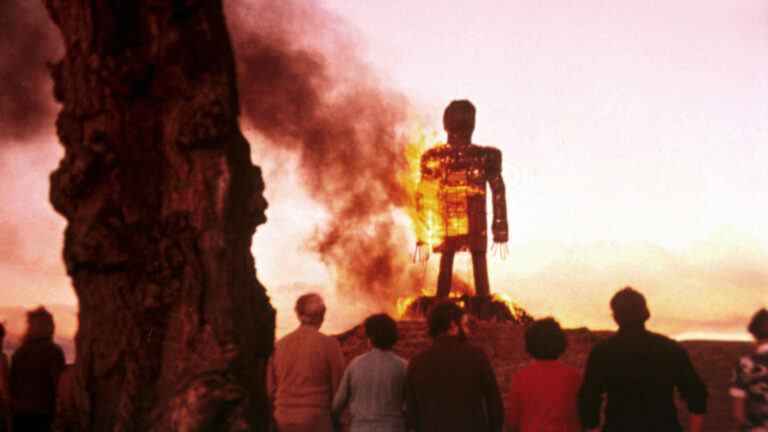 Andy Serkis co-produit une adaptation en série télévisée de The Wicker Man
