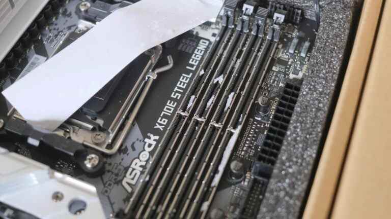 Autocollants d’installation ASRock DDR5 blâmés pour les RMA de la carte mère