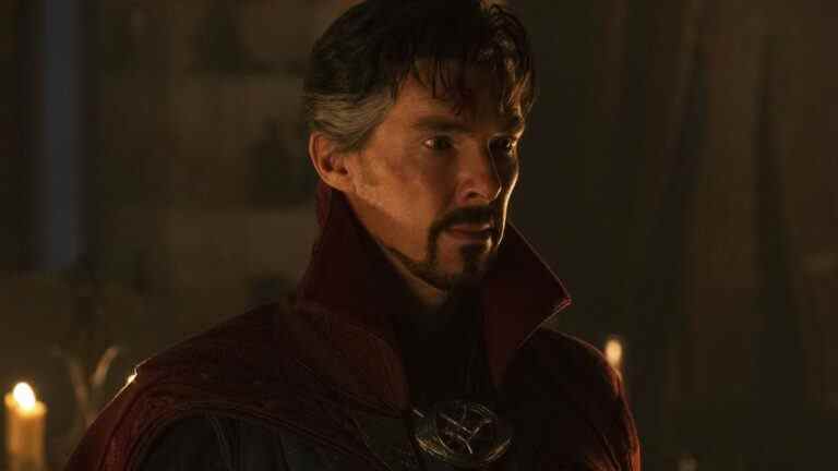 Benedict Cumberbatch discute des 2 scènes de Doctor Strange qu'il a dû écrire et de la suggestion clé qu'il a faite
