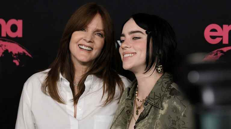 Billie Eilish et maman Maggie Baird honorées aux EMA Awards, avec "Don't Look Up" et "Abbott Elementary" parmi les gagnants
