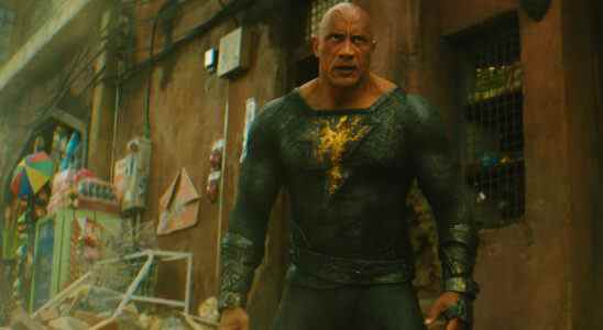 Black Adam gagne 7,6 millions de dollars lors des avant-premières du box-office du jeudi, DC et The Rock prennent un bon départ