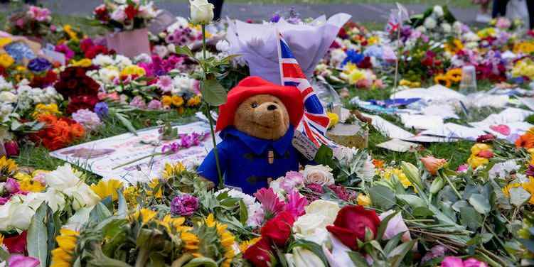 Camilla photographiée avec des hommages à Paddington Bear alors que la famille royale partage ce qui va leur arriver