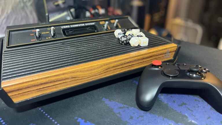 Ce PC de jeu Atari 2600 peut exécuter The Witcher 3 et GTA 5
