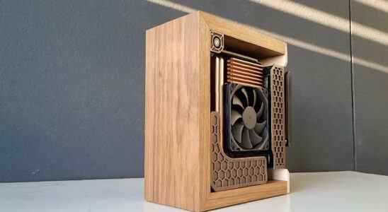 Ce PC de jeu en bois fait la moitié de la taille d'un Nvidia RTX 4090