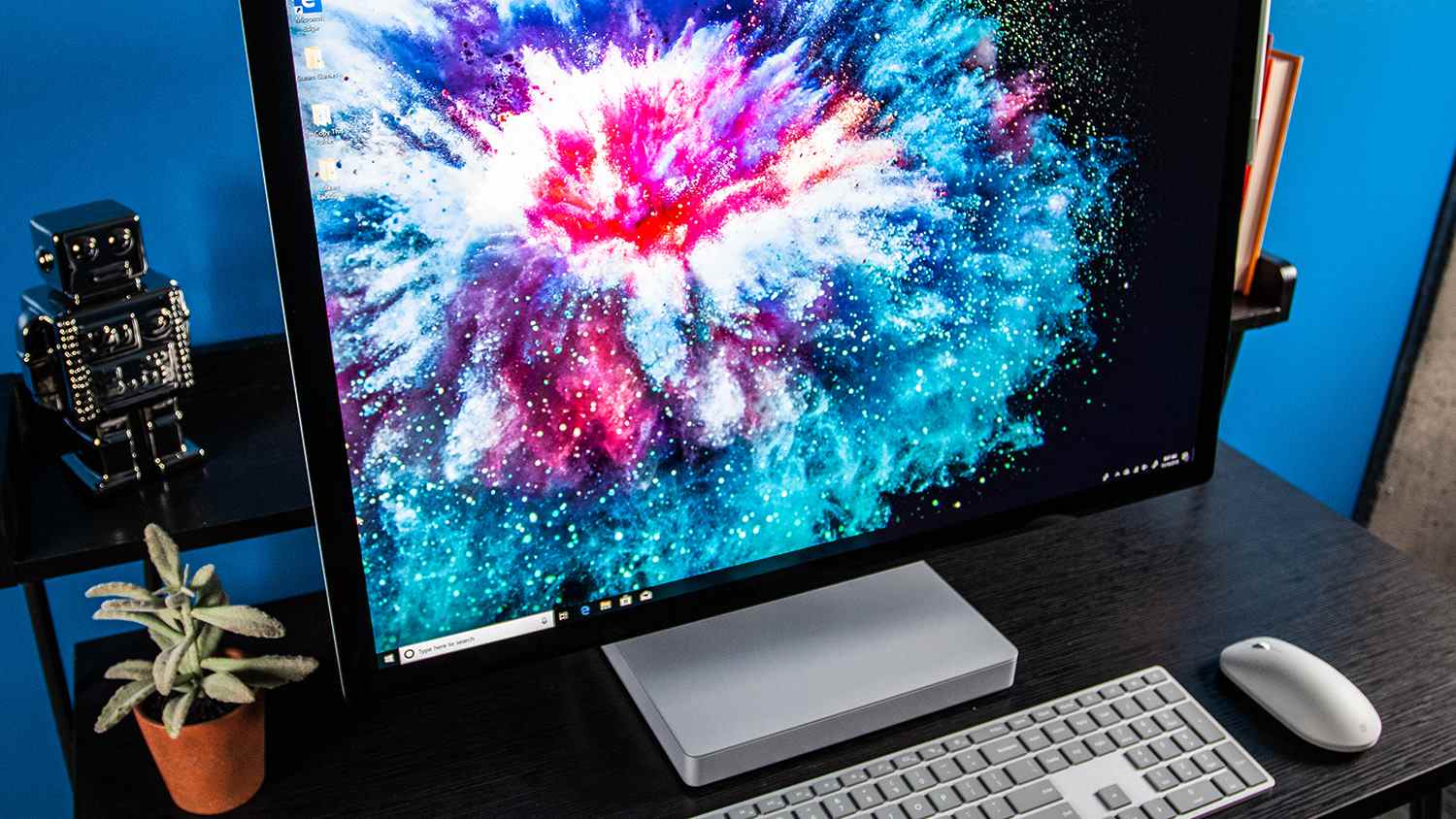 Microsoft Surface Studio 2 sur un bureau