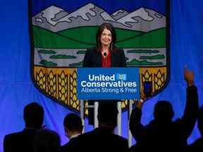 Danielle Smith après avoir remporté la direction du Parti conservateur uni de l'Alberta à Calgary le jeudi 6 octobre 2022.