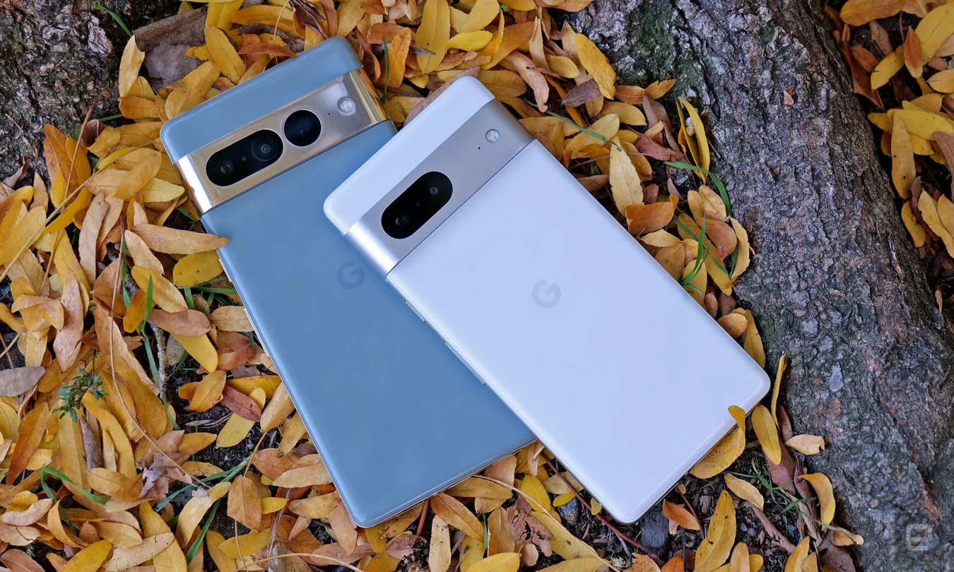 Le Pixel 7 reçoit le même capteur principal 50MP et le même capteur ultra-large 12MP que les téléphones de l'année dernière, le Pixel 7 Pro étant doté d'un nouveau téléobjectif 5x légèrement plus long. 