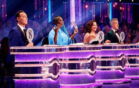 viens danser strictement 2022 semaine 1 craig revel horwood, motsi mabuse, shirley ballas et anton du beke