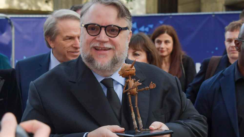 Guillermo Del Toro en deuil lance 