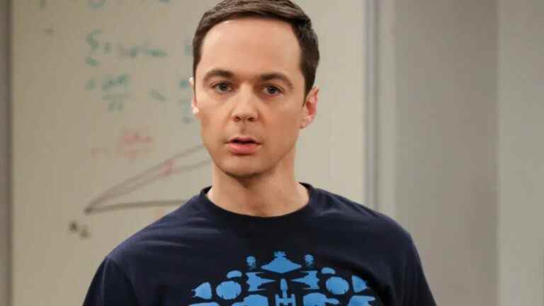 Jim Parsons répond après une scène de Sheldon coupée des rediffusions de The Big Bang Theory