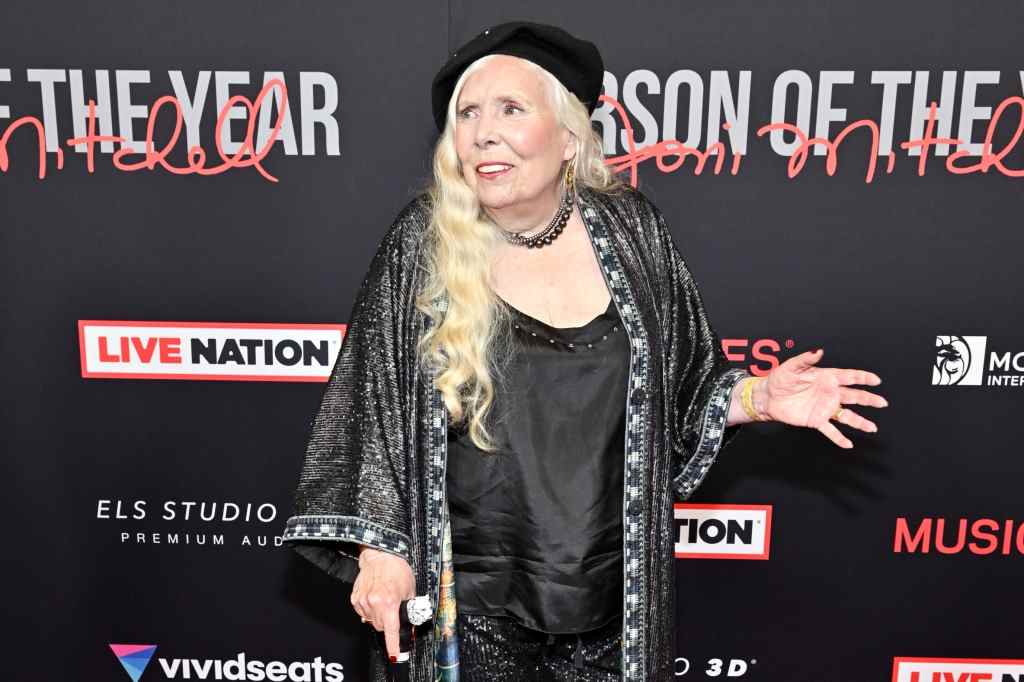 Joni Mitchell Alive and 'All Is Well', le représentant confirme après un rapport de décès erroné que les plus populaires doivent lire Inscrivez-vous aux newsletters Variety Plus de nos marques
	
	
