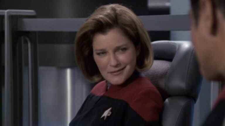 Kate Mulgrew de Star Trek a partagé ses réflexions sur un film Voyager avec nous juste avant qu'Alex Kurtzman ne taquine son retour en direct
