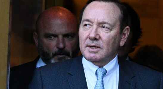 Kevin Spacey interrogé sur les scènes de masturbation de "American Beauty" lors d'un contre-interrogatoire Les plus populaires doivent être lus