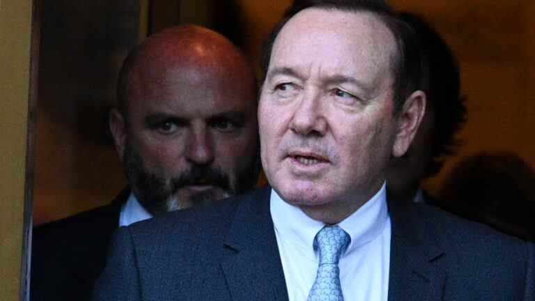 Kevin Spacey interrogé sur les scènes de masturbation de "American Beauty" lors d'un contre-interrogatoire Les plus populaires doivent être lus
	
	
