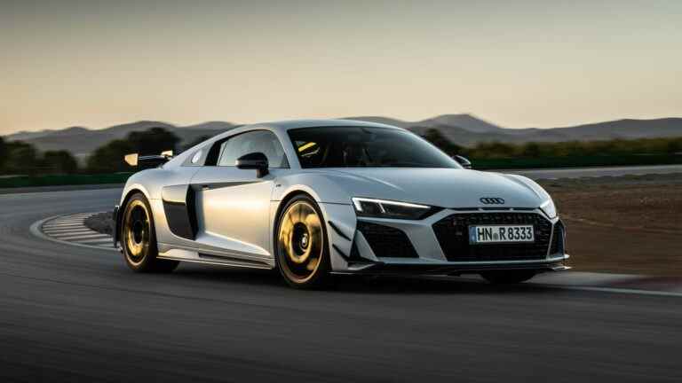 L’Audi R8 GT 2023 est une 602 HP, à propulsion arrière, adieu le V-10 à moteur central