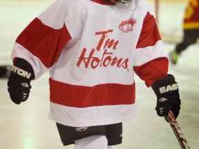 Tim Hortons cesse de soutenir le programme masculin de Hockey Canada.