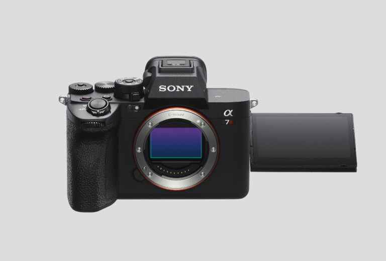 La caméra sans miroir haute résolution A7R V de Sony enregistre désormais des vidéos 8K