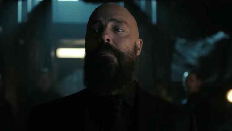 La première bande-annonce de la saison 4 de Titans présente Lex Luthor de Titus Welliver comme "le seul homme dont Bruce Wayne ait jamais eu peur"
