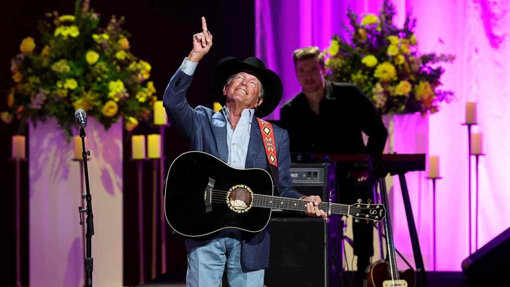 La vie de Loretta Lynn célébrée par George Strait, Brandi Carlile, Tanya Tucker et plus
