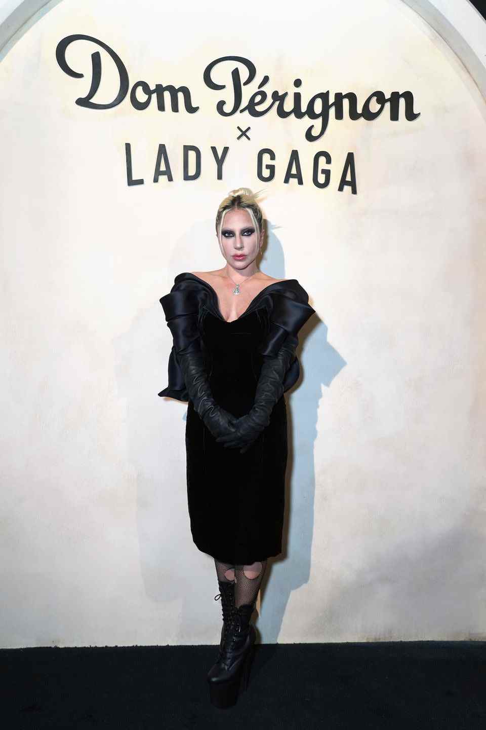 los angeles, californie 20 octobre lady gaga est considérée comme dom pérignon et lady gaga poursuivent leur dialogue créatif à la résidence sheats goldstein le 20 octobre 2022 à los angeles, californie photo de kevin mazurgetty images pour dom pérignon