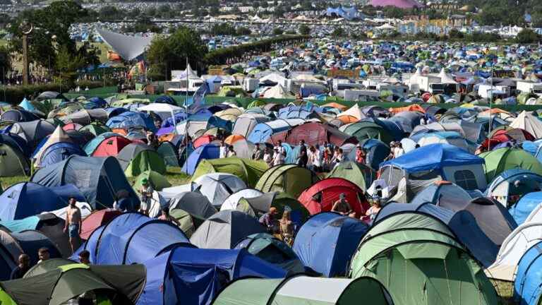 Le prix des billets du Festival de Glastonbury 2023 monte en flèche, l'organisateur cite les «temps incroyablement difficiles» les plus populaires doivent être lus Inscrivez-vous aux newsletters Variety Plus de nos marques
	
	
