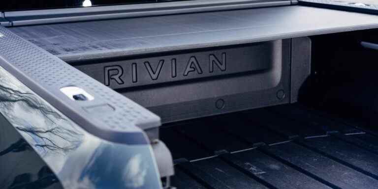 Le tonneau de puissance troublé de Rivian R1T est parti, du moins pour le moment