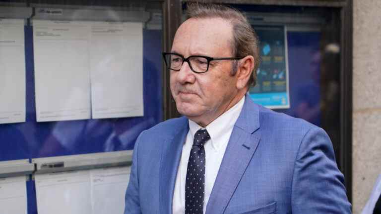 Les avocats de Kevin Spacey affirment qu'Anthony Rapp a fabriqué des allégations d'inconduite : "Il est devenu amer de ne pas obtenir de pièces"
	
	
