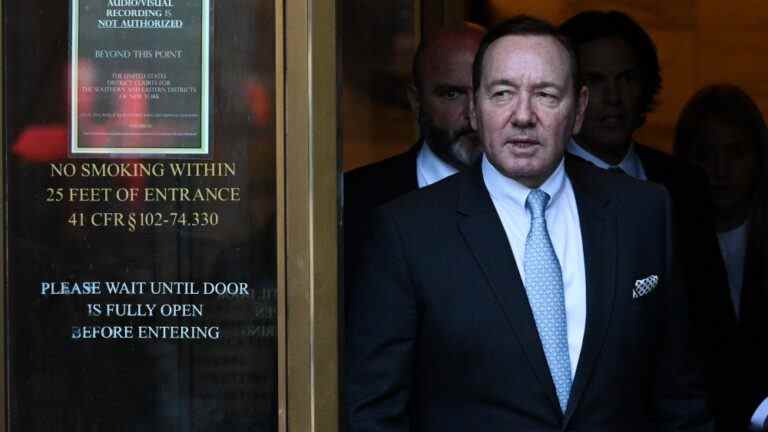 Les avocats de Kevin Spacey affirment qu'Anthony Rapp allègue une inconduite sexuelle en raison de "tendances narcissiques"
	
	
