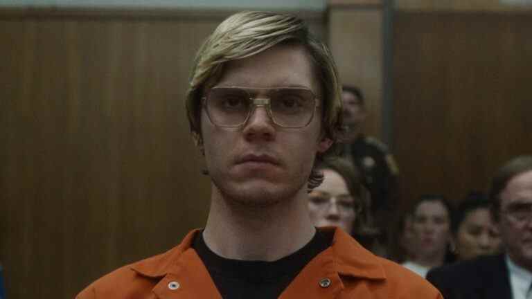 Dahmer devient la troisième série à dépasser le milliard d’heures diffusées sur Netflix