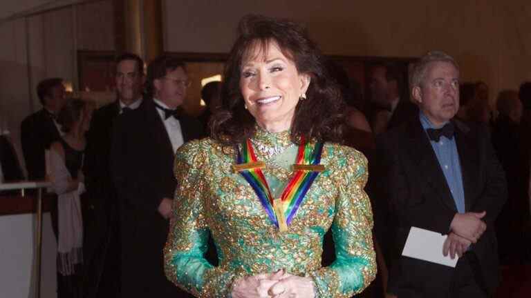 Loretta Lynn, première dame fougueuse de la musique country, décède à 90 ans
