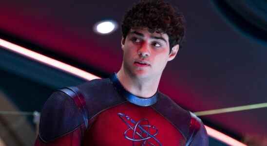 Noah Centineo de Black Adam a eu la réaction la plus cool en voyant son costume Atom Smasher pour la première fois