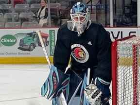 Le gardien de but Magnus Hellberg fera ses débuts avec les Sénateurs d'Ottawa lors du match préparatoire de samedi contre les Canadiens de Montréal.  Hellberg a été acquis sans dérogation du Seattle Kraken et porte toujours l'équipement Kraken.