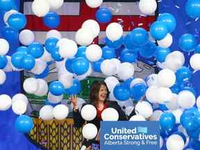 Danielle Smith célèbre au BMO Centre à Calgary après le vote à la direction de l'UCP le jeudi 6 octobre 2022.