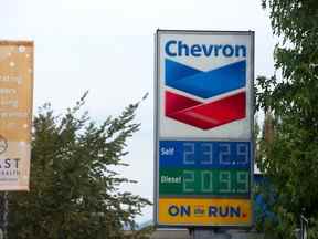 Les prix de l'essence ont atteint 232,9 à ce Chevron de Vancouver le 26 septembre 2022.