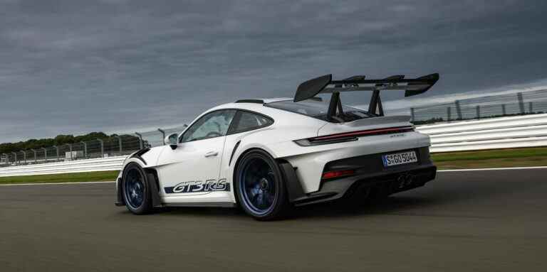 Porsche 911 GT3 RS 2023 : star de la piste