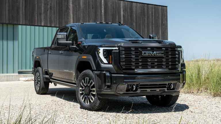 Premier aperçu des GMC Sierra 2500 et 3500 HD 2024 : Denali devient ultime, AT4X rejoint les rangs