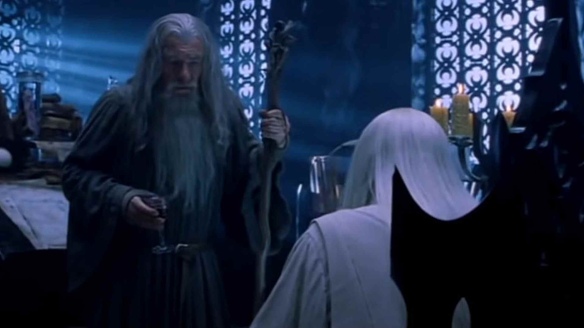 Gandalf et Saroumane dans Le Seigneur des Anneaux : Les Anneaux de Pouvoir