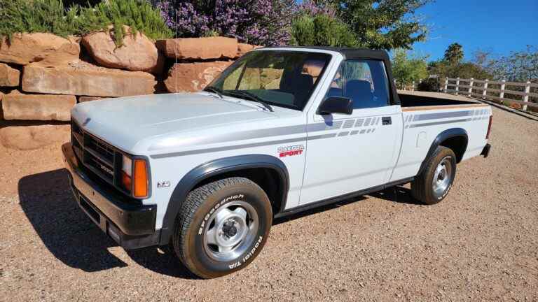 Rare 1990 Dodge Dakota Sport Cabriolet se dirige vers Mecum Las Vegas